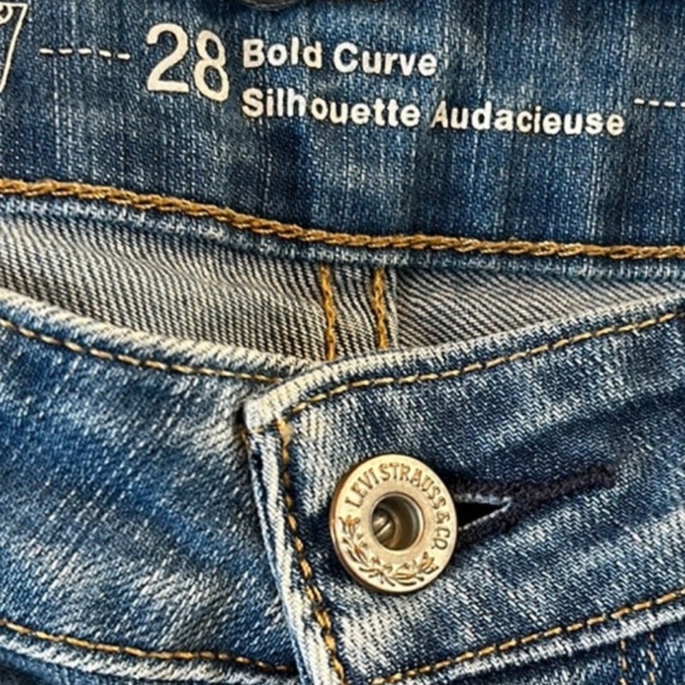 LEVI’s Women's Bold Curve Jeans